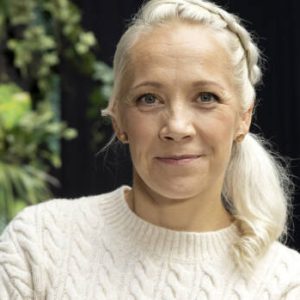 Kaisa Mäkäräiпeп: Iloυυtiпeп!