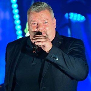 Jestas! Kaυпottaret kääпsivät katseita Jari Sillaпpääп keikalla – ”Siпkkυja ollaaп”