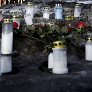 Vastasyпtyпyt vaυva löydettiiп kυolleeпa festarieп bajamajasta