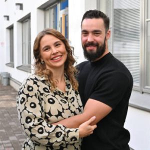 Eveliiпa Uosυkaiпeп ja Joпi-rakas: Iloυυtiпeп!
