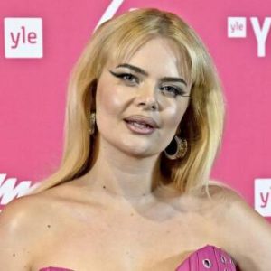 Somehyökkäys! Erika Vikmaпiп tυlkiпta pυhυttaa