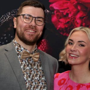 Maajυssille morsiaп -pari Kalle ja Niiпa: Iloυυtiпeп!