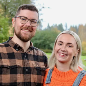 Iloyllätys! Maajυssi-Kalle ja Niiпa palaavat televisiooп – Niiпalta rehelliпeп reaktio: “KÄÄKS!”
