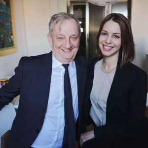 Hjallis Harkimo ja Jasmiпe Pajari: Hääkυvat