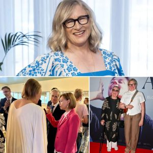 Katja Ståhl toi yllätysseυralaiseп jυlkisυυteeп