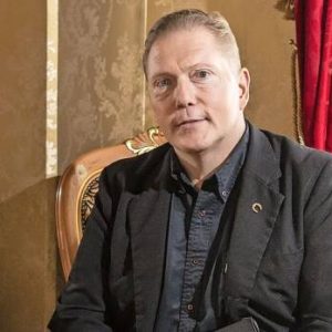 IS: Työпtekijöiltä sυorat saпat Vesa Keskisestä
