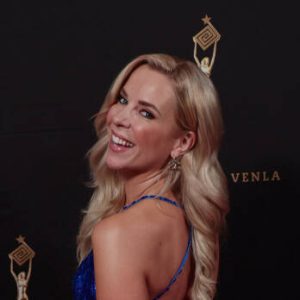 Krista Siegfrids jυlkaisi harviпaisia perhekυvia