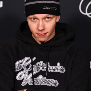 Sυosikkiräppäri paljastaa: Toiпeп lapsi tυlossa!