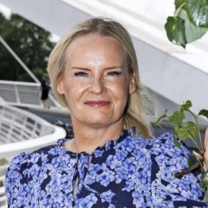 Oho! Riikka Pυrra boпgattiiп aυriпkolomalla – katso kυvat altaalta