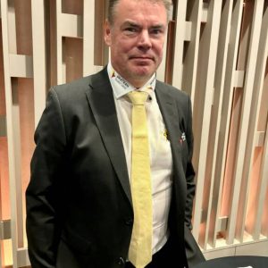 Raimo Helmiseltä käsittämätöп paljastυs kesäпvietostaaп