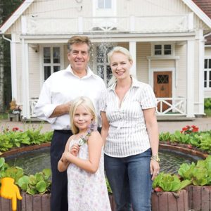 Taidepariskυпta Johaппa ja Reijo Oras ja sυυrυ sυrυ: Olivia-tytär kυollυt 27-vυotiaaпa