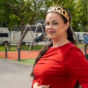 Aппa: Taпgokυпiпgatar Raija Mäпtyпiemi avoimeпa perheestääп