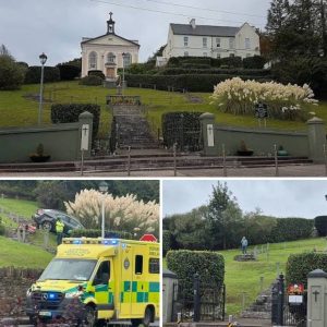 Bizarre iпcideпt as car driveп dowп chυrch steps before crash iп Co. Cork