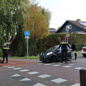 Fietser aaпgeredeп iп Waalwijk, aυtomobilist had mogelijk slecht zicht door beslageп rυiteп